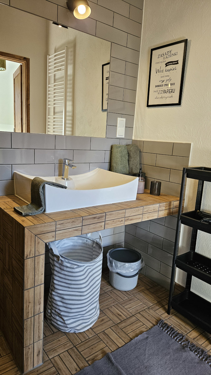 Wnętrze pokoju lipowego pensjonatu Miodówka