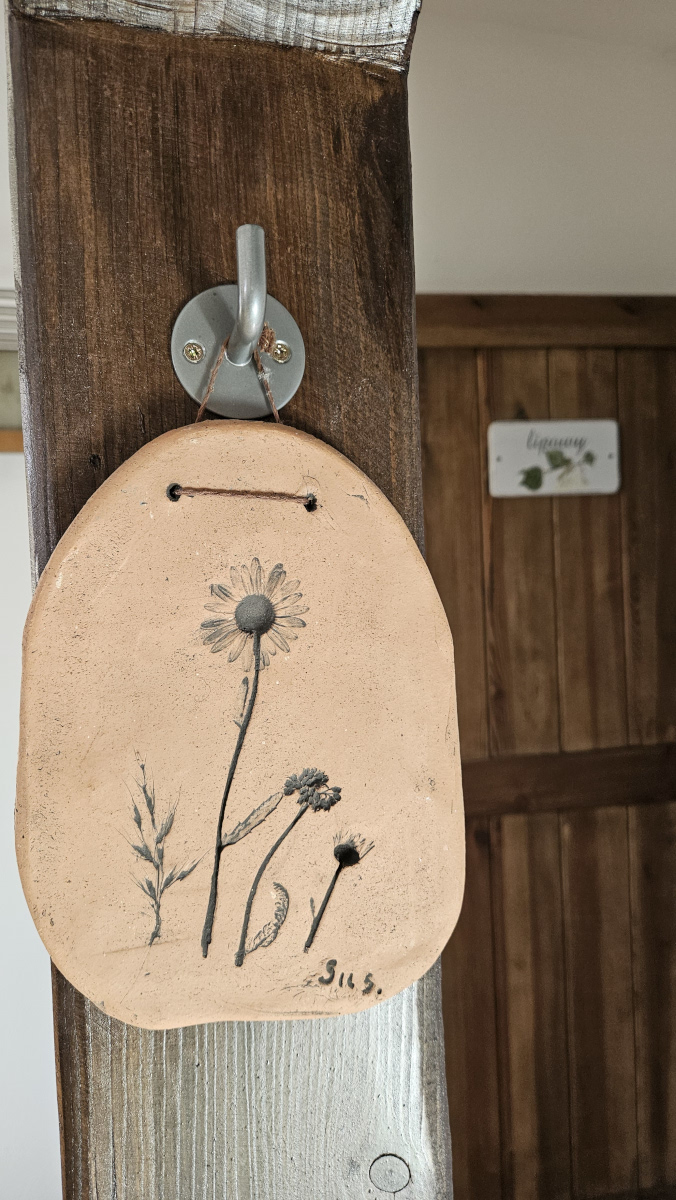 Wnętrze pokoju lipowego pensjonatu Miodówka