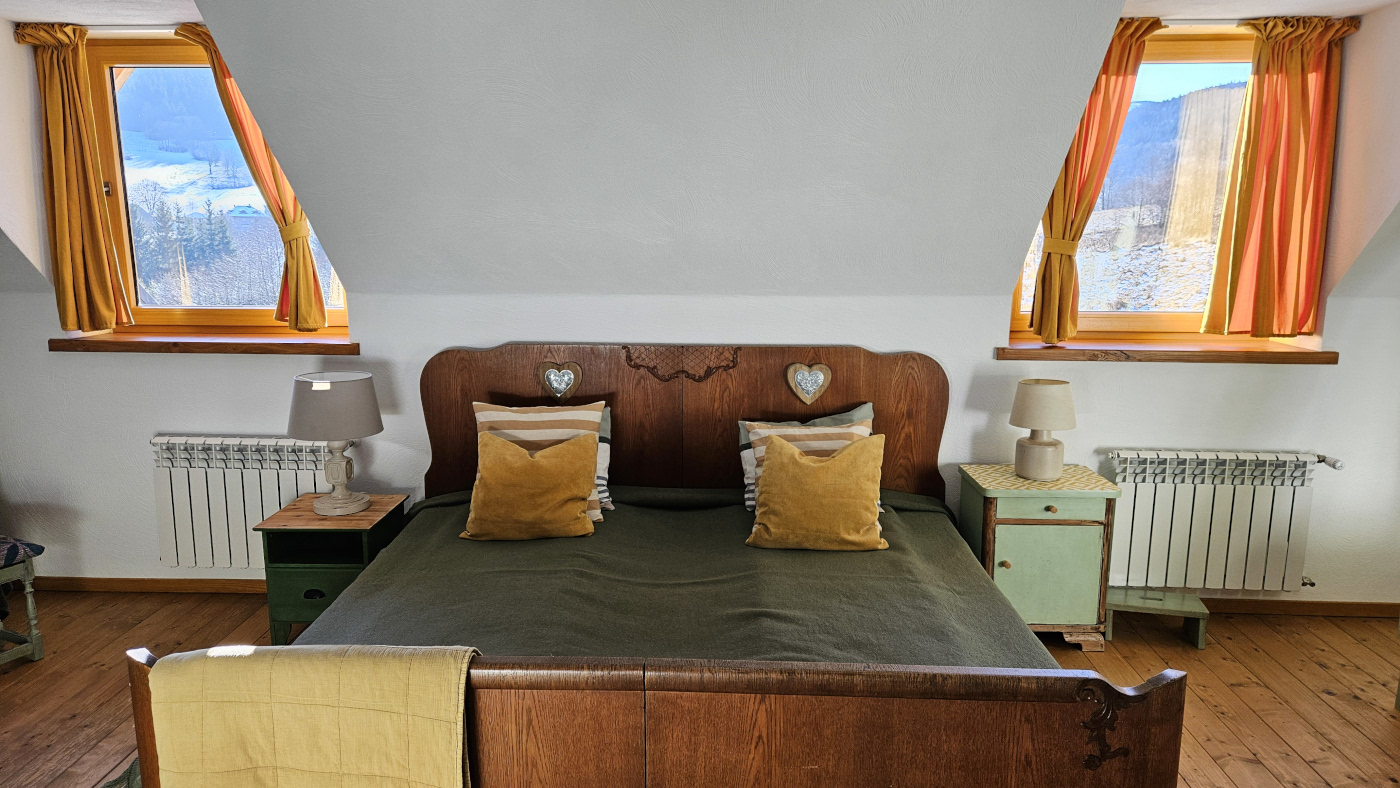 Wnętrze pokoju lipowego pensjonatu Miodówka