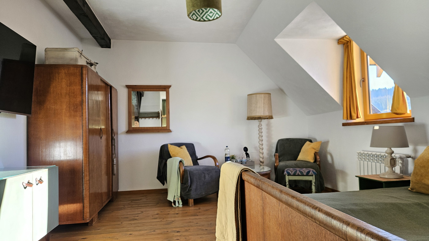 Wnętrze pokoju lipowego pensjonatu Miodówka